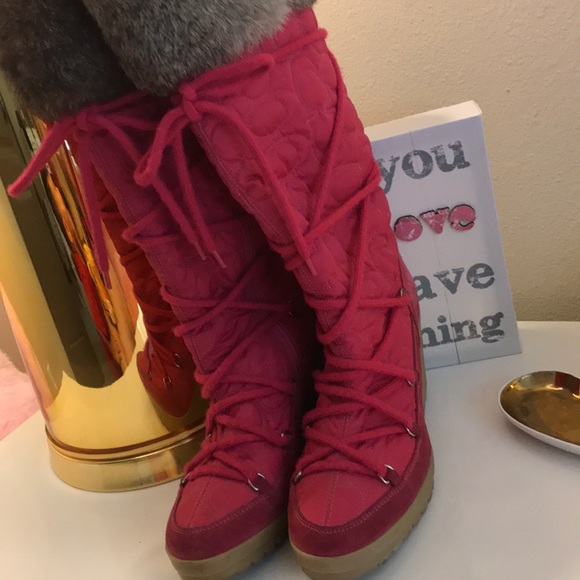 Coach signature fur boots - Picture 3 of 6